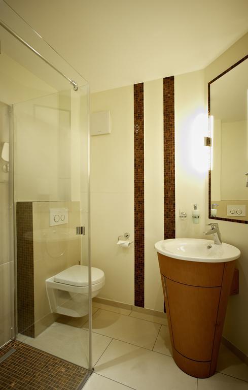 אנדרנאך Hotel Am Helmwartsturm חדר תמונה